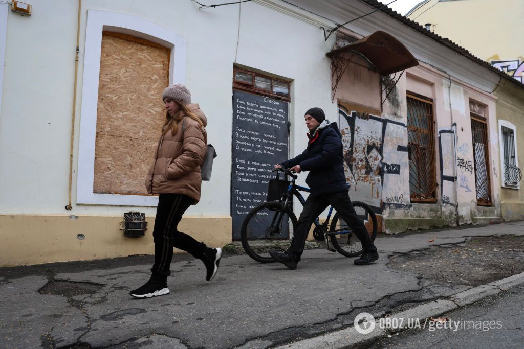 Россияне устраивают дроновое сафари на жителей Херсона: под ударом люди, автомобили, скорые