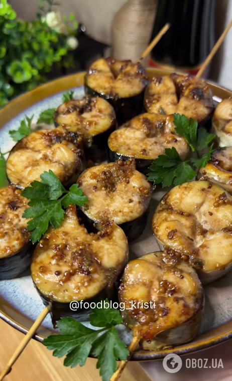 Як смачно запекти скумбрію на вечерю: знадобляться шпажки