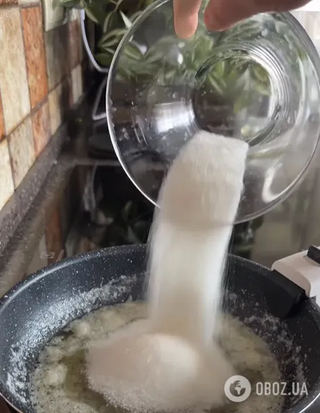 Лінивий пиріг до чаю на сковорідці: можна приготувати з грушами або яблуками