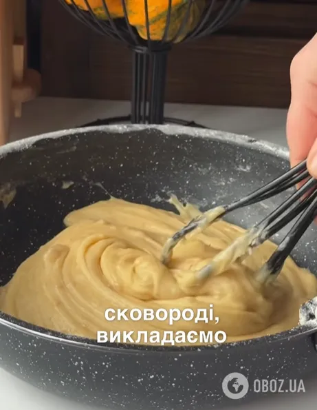 Лінивий пиріг до чаю на сковорідці: можна приготувати з грушами або яблуками