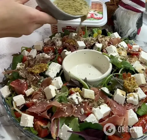 Салат "Різдвяний вінок" для святкового столу: найлегший рецепт страви