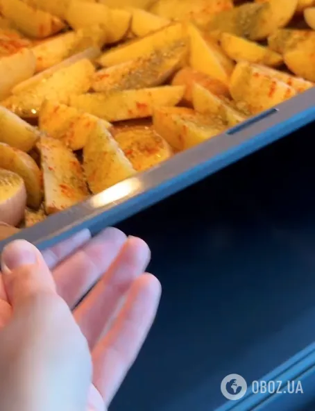 Запечена картопля по-селянськи з хрусткою скоринкою: розповідаємо, як правильно готувати