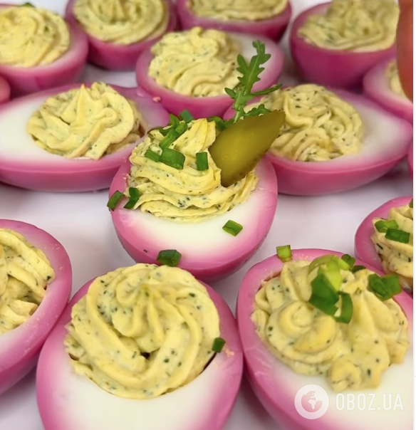 Фаршированные яйца с вкусной начинкой: самый быстрый рецепт бюджетной закуски