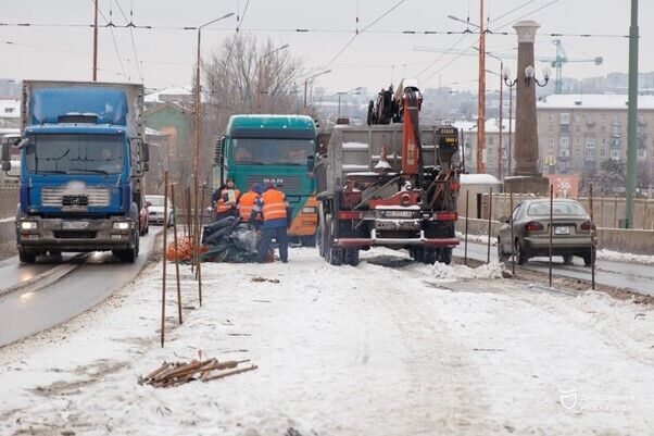 В Днепре завершили первый этап капитального ремонта трамвайной линии на Старом мосту