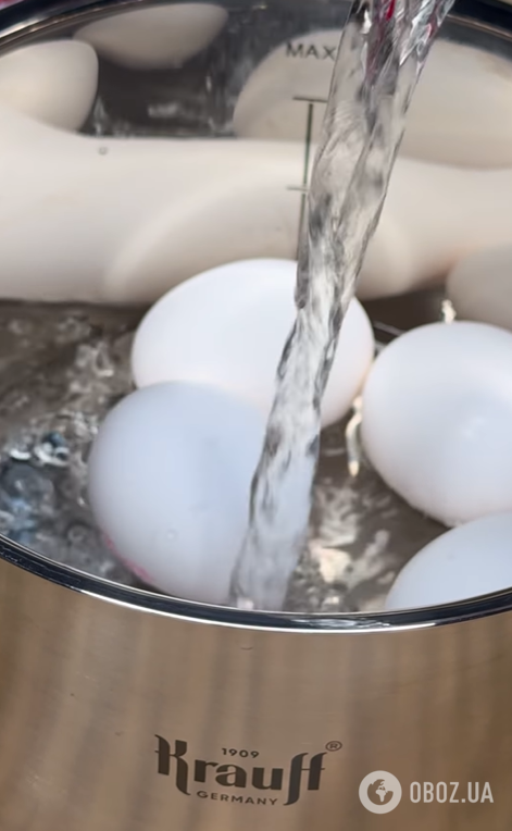 Смачний майонезний салат на Новий рік: поєднайте курку, гриби та сир