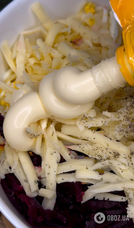 Лінивий салат з буряком на Новий рік: не потрібно викладати шарами