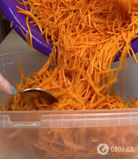 Морква по-корейськи нашвидкуруч: готується закуска з гарячою олією