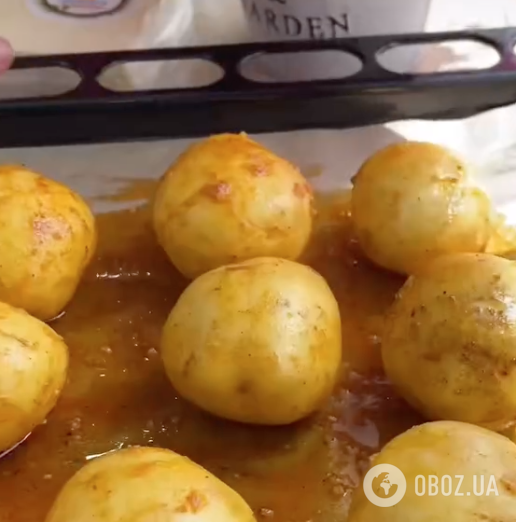 Как из костра: вкусный запеченный картофель в мундире с чесноком и зеленью