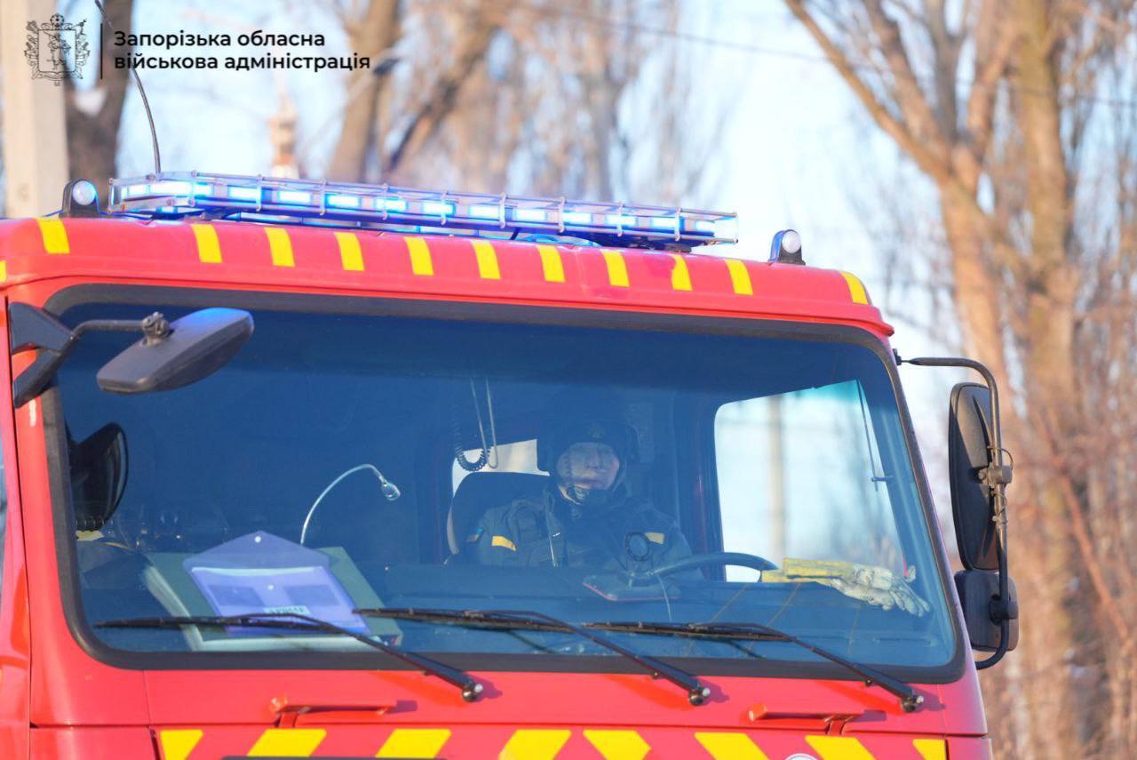 Під Новий рік ворог підступно вдарив по Запоріжжю: пошкоджено багато будинків. Фото