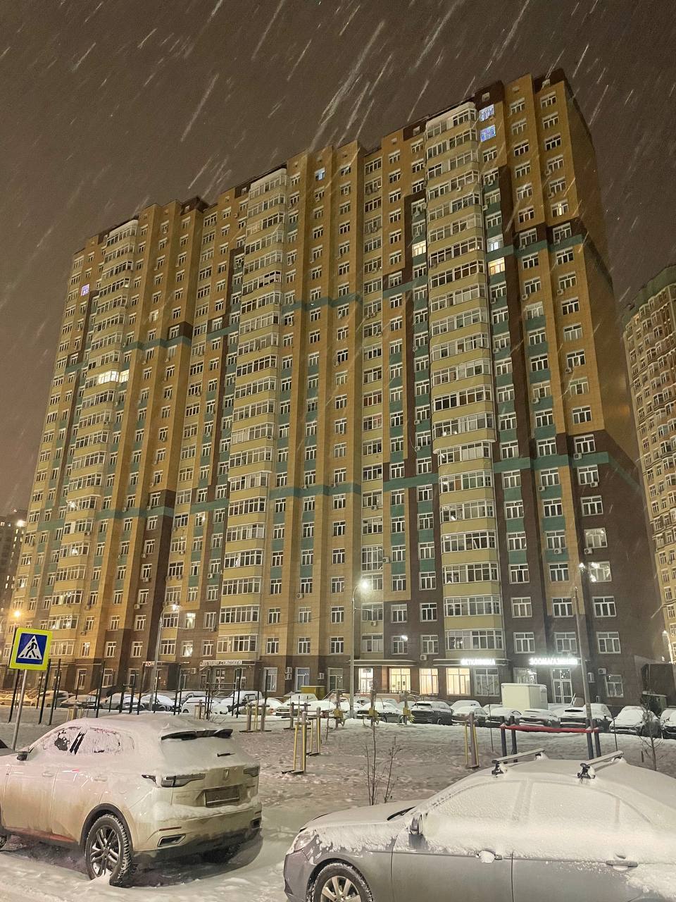 "Мы уже как сосульки": в Подмосковье перед Новым годом случился блэкаут, россияне сидят при свечах и проклинают энергетиков