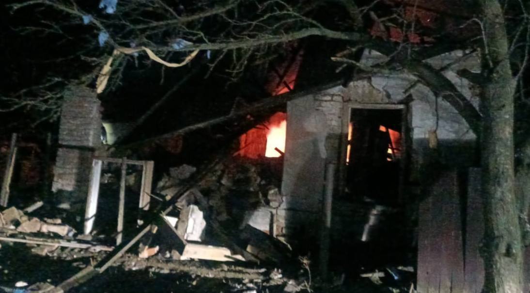 Під Новий рік ворог підступно вдарив по Запоріжжю: пошкоджено багато будинків. Фото