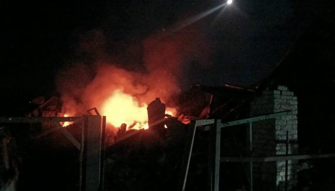 Окупанти атакували Дніпропетровщину: стались пожежі, є постраждалі. Фото