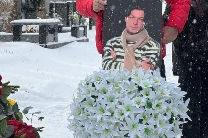 В Киеве провели в последний путь актера и телеведущего Анатолия Суханова: как прошли похороны