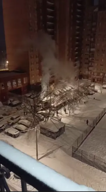 "Мы уже как сосульки": в Подмосковье перед Новым годом случился блэкаут, россияне сидят при свечах и проклинают энергетиков