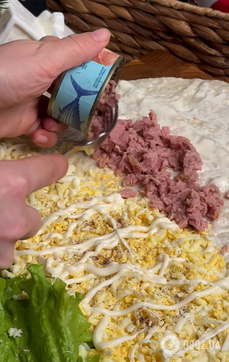 Смачний закусочний рулет з тунцем: знадобиться лаваш