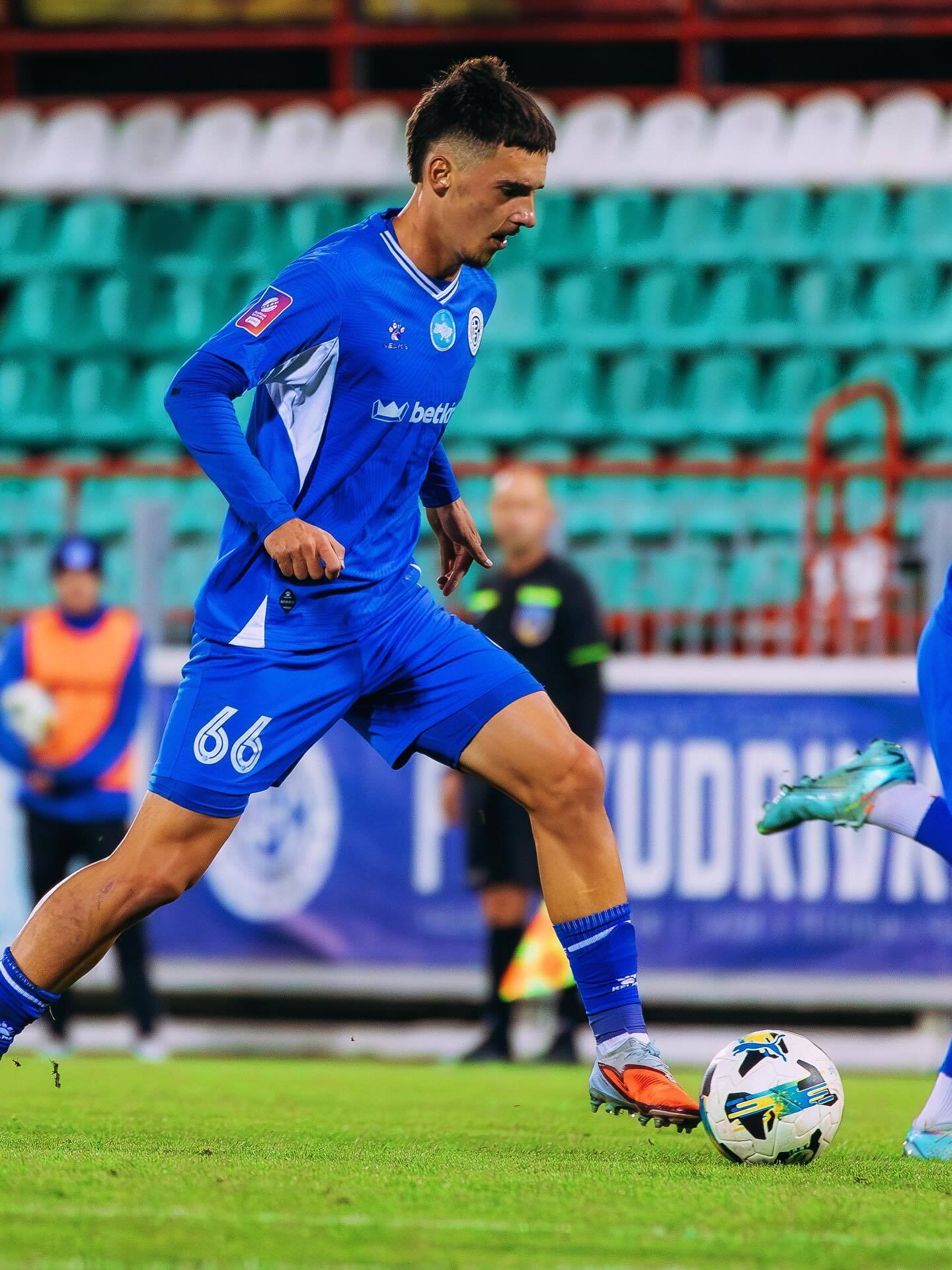 Український футболіст "Шахтаря" залишив Україну і полетів до Канади виступати за новий клуб