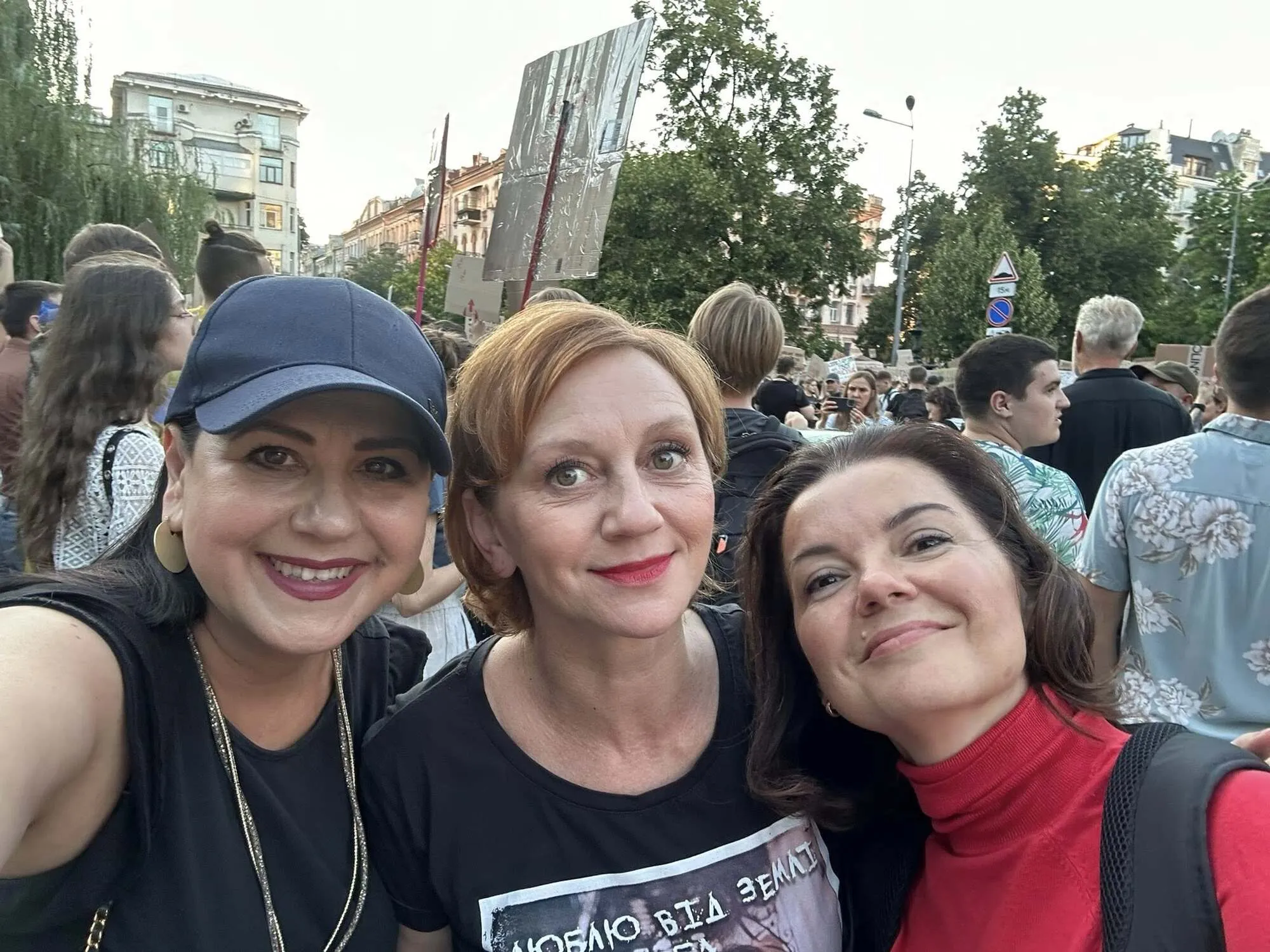 "Коли вона в кокошнику стрибала перед росіянами, загинув на фронті мій дядько". Анжеліка Рудницька – про темні історії українського шоу-бізнесу