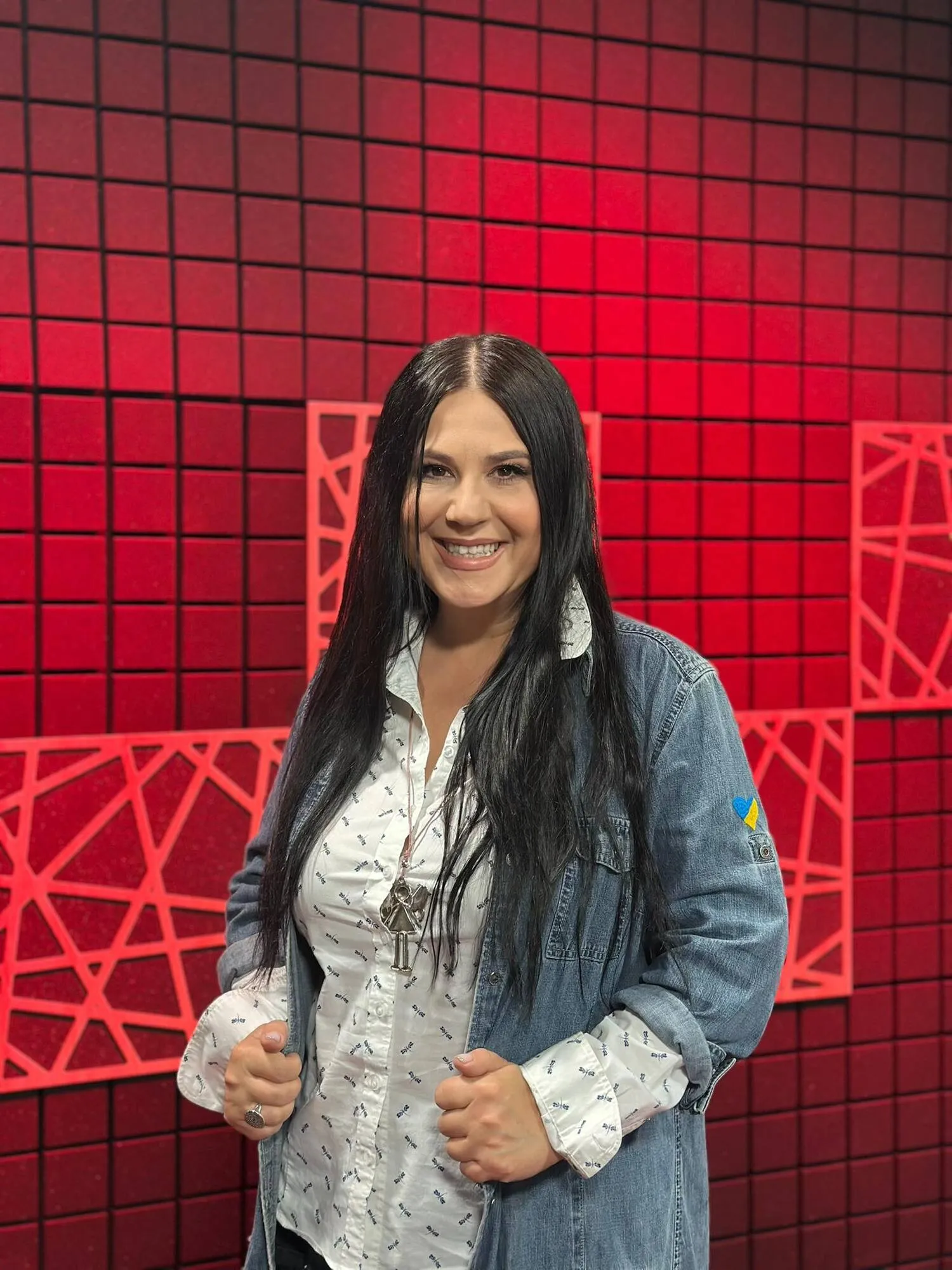 "Коли вона в кокошнику стрибала перед росіянами, загинув на фронті мій дядько". Анжеліка Рудницька – про темні історії українського шоу-бізнесу