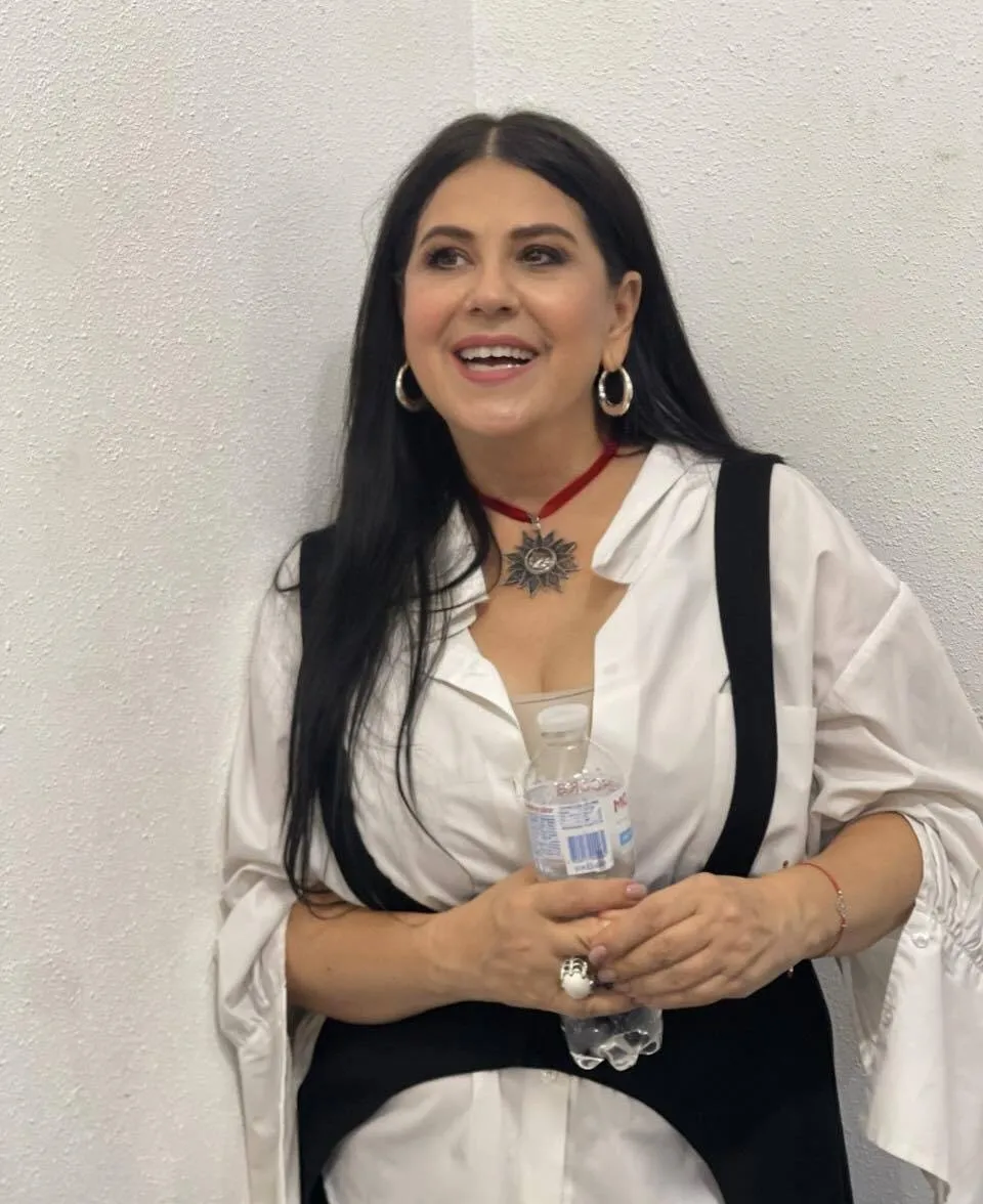 "Коли вона в кокошнику стрибала перед росіянами, загинув на фронті мій дядько". Анжеліка Рудницька – про темні історії українського шоу-бізнесу