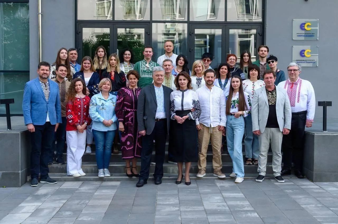 Для нас есть разница, по каким улицам ходить: Порошенко поприветствовал возвращение названия улицы Мазепы в Киеве