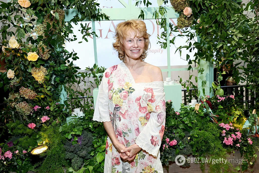 58-річна Памела Андерсон уперше за довгий час порушила своє правило "без макіяжу" заради обкладинки Vogue. Фото