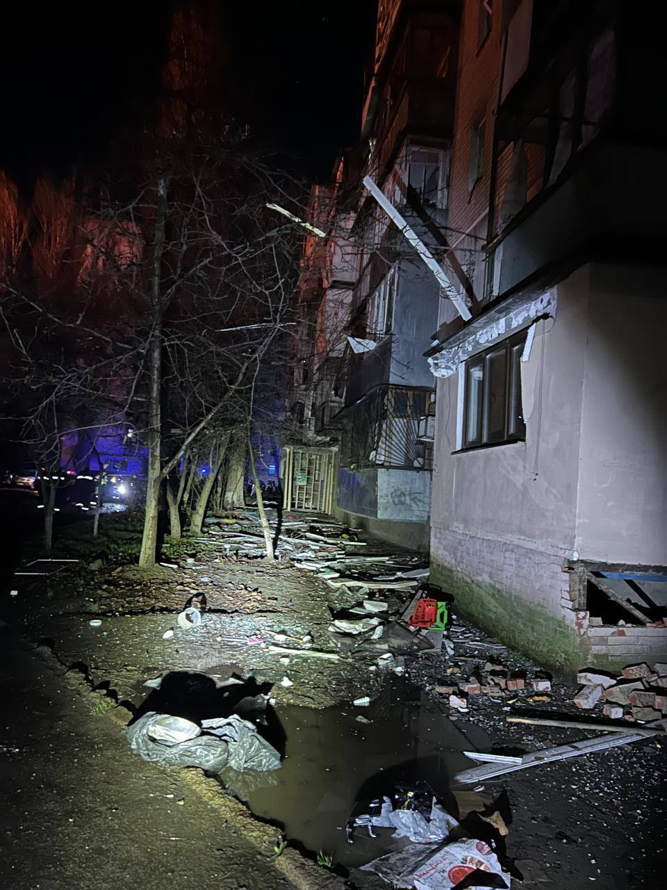 Окупанти вночі атакували Одесу дронами: сталась пожежа, постраждали семеро людей. Фото і відео