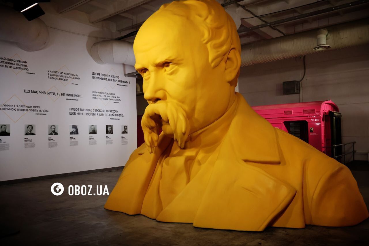 Кримське золото та нові фотозони: у Києві виставку Ukraine WOW подовжили на зимовий сезон через шалений попит. Фоторепортаж