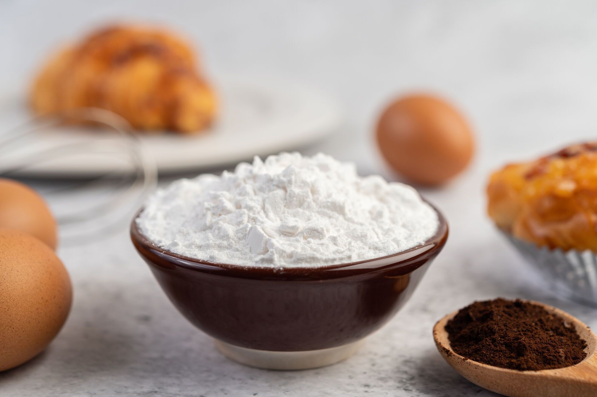 Не додавайте цей інгредієнт у тісто: випічка буде мати металевий присмак