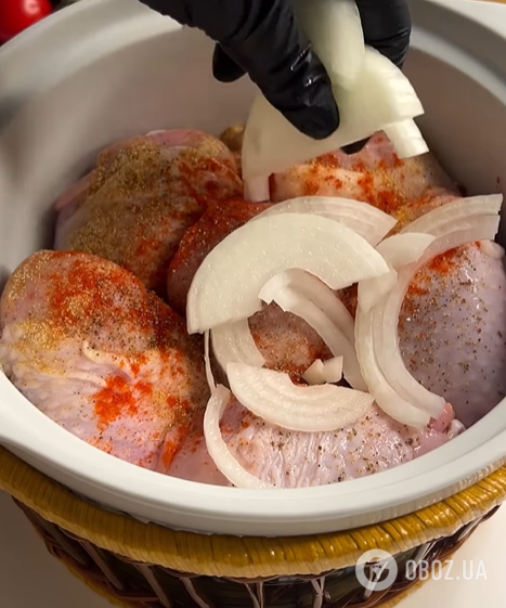 Смачні томлені гомілки з овочами, які точно не будуть сухими: ідеальний рецепт для обіду