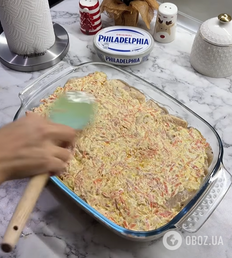 Смачна запечена картопля по-новому: додайте куряче філе та цілі гриби