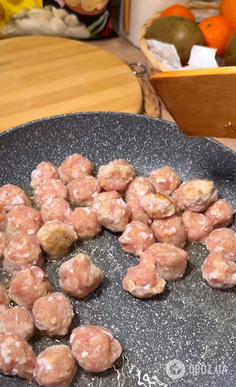 Значно краще за жирні котлети: як приготувати соковиті курячі фрикадельки з фаршу