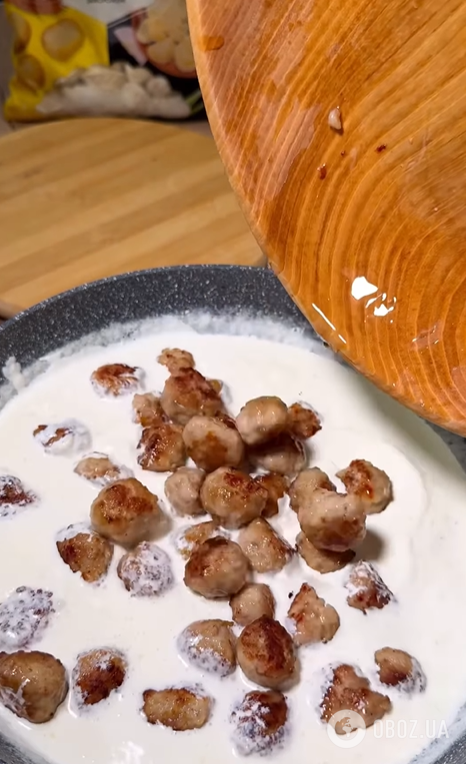 Значно краще за жирні котлети: як приготувати соковиті курячі фрикадельки з фаршу