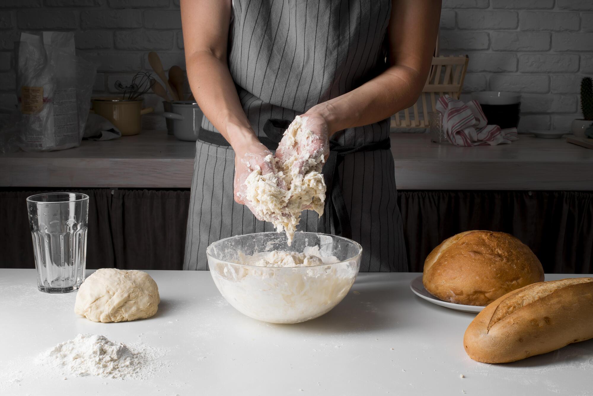 Не додавайте цей інгредієнт у тісто: випічка буде мати металевий присмак