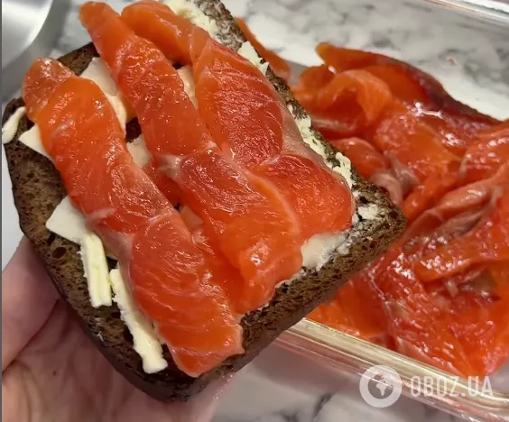 Як смачно засолити червону рибу для бутербродів: найпростіший і найшвидший рецепт