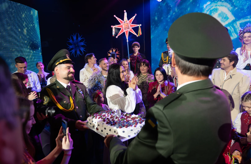 "Коли вона в кокошнику стрибала перед росіянами, загинув на фронті мій дядько". Анжеліка Рудницька – про темні історії українського шоу-бізнесу