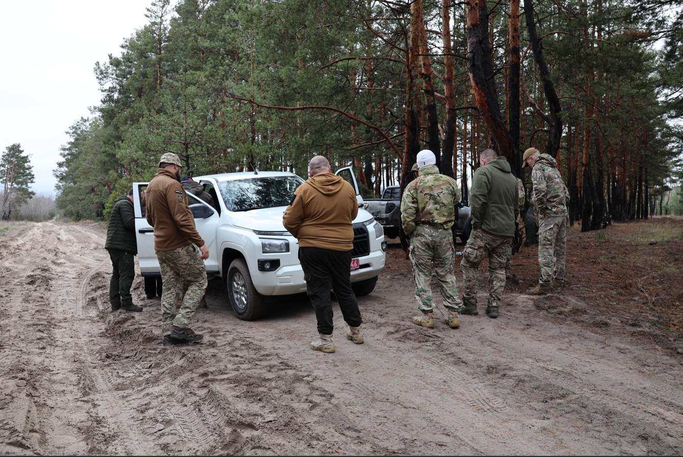 Пикап для штурмовой бригады: как "Украинские вертолеты" поддержали оборону на Покровском направлении