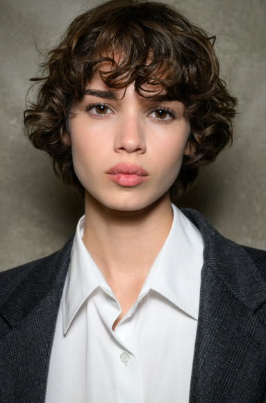 Щоб справити фурор: 5 омолоджувальних стрижок на кінець 2025 року