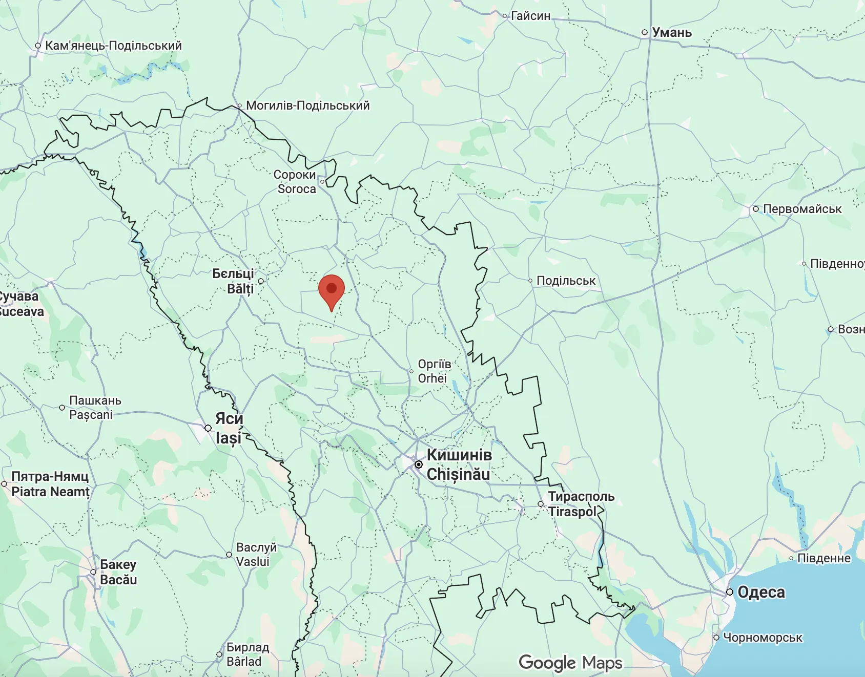 У Молдові чоловік знайшов дрон з російським маркуванням і привіз на мотоблоці у село: чим усе завершилось. Фото і відео