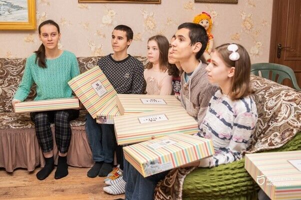Тепло, подарки и забота: в Днепре с Днем святого Николая поздравили сирот и детей, лишенных родительской опеки