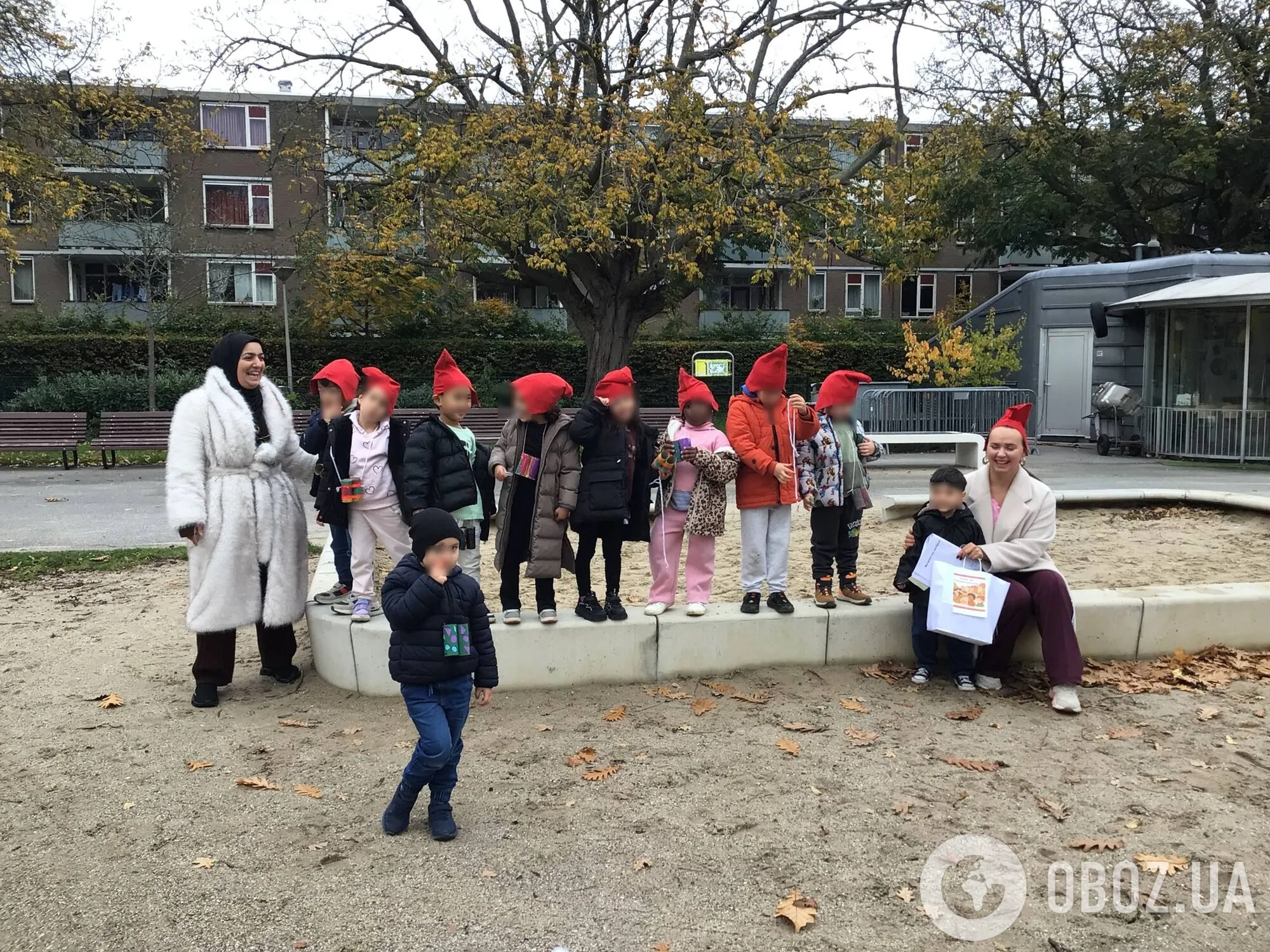 "Зарплати вистачає лише на їжу та оренду житла". Українка – про закриття українських шкіл у Нідерландах, дітей зі зброєю і грант на навчання €10 тисяч