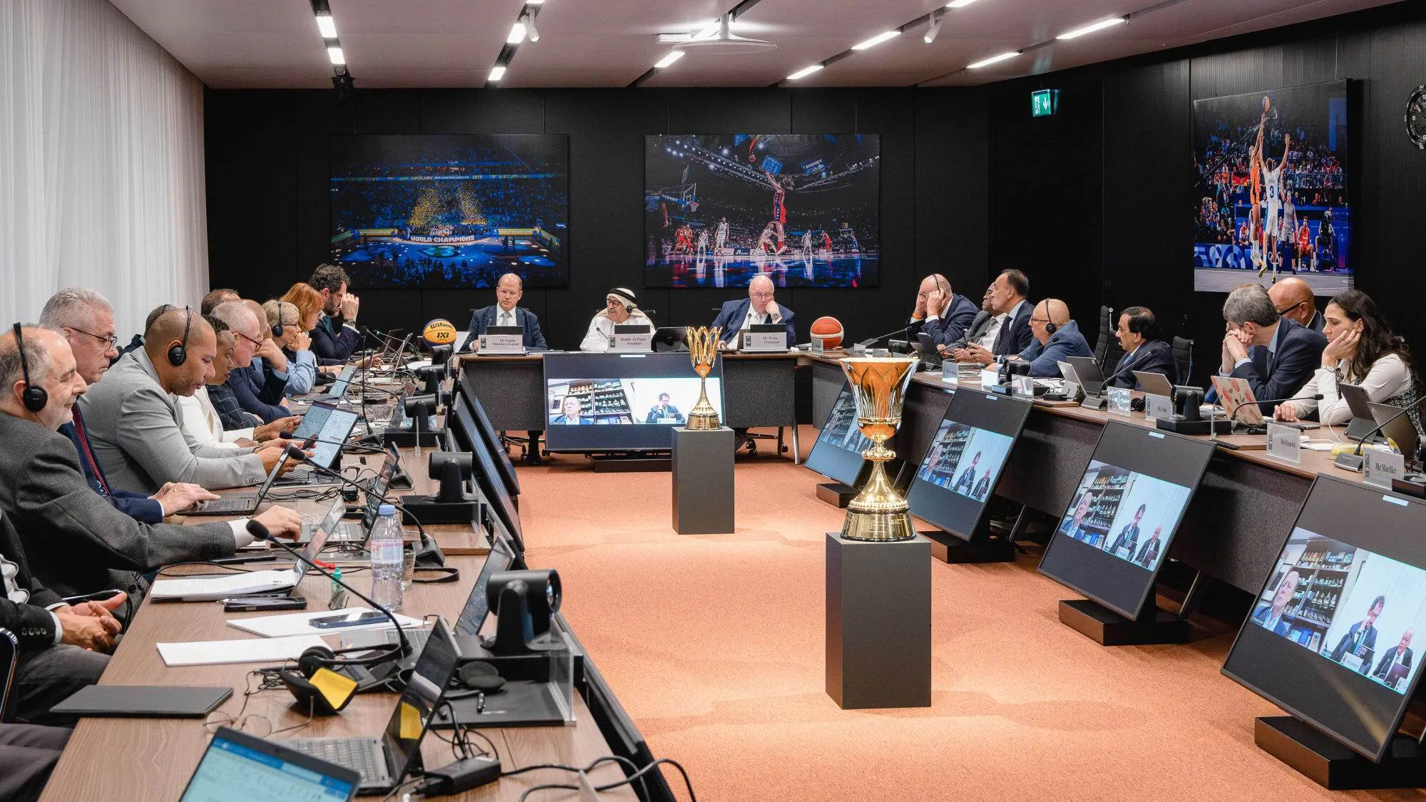 Міжнародна федерація продовжила відсторонення збірних Росії, але готує "особливі заходи" з їхнього повернення