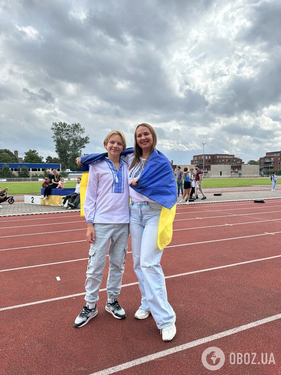 "Зарплати вистачає лише на їжу та оренду житла". Українка – про закриття українських шкіл у Нідерландах, дітей зі зброєю і грант на навчання €10 тисяч