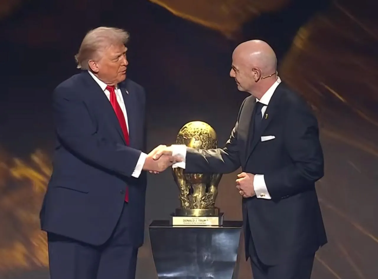 Трамп получил первую в истории премию мира от FIFA: что это за приз. Фото и видео