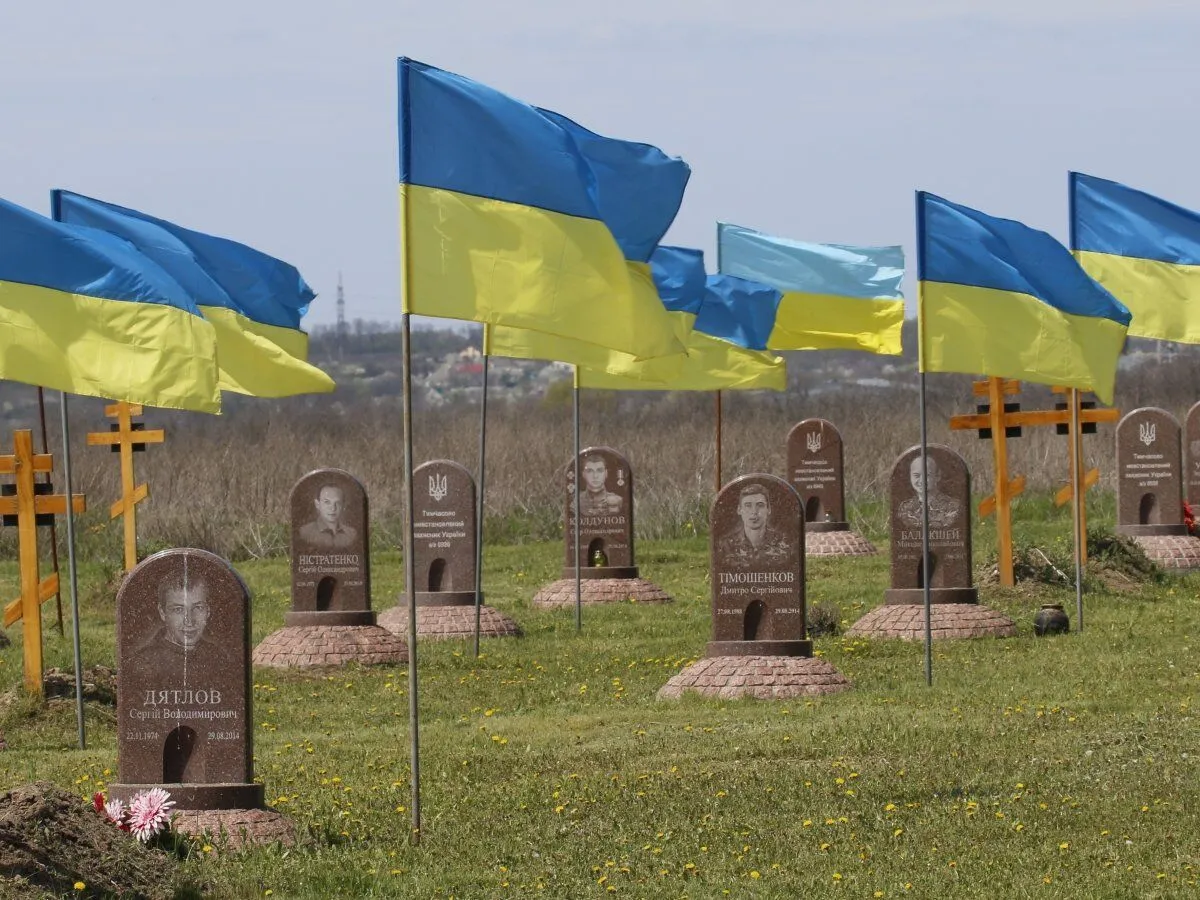 "Багато молодих чоловіків померло": Україна опинилася перед загрозою демографічного колапсу – Reuters