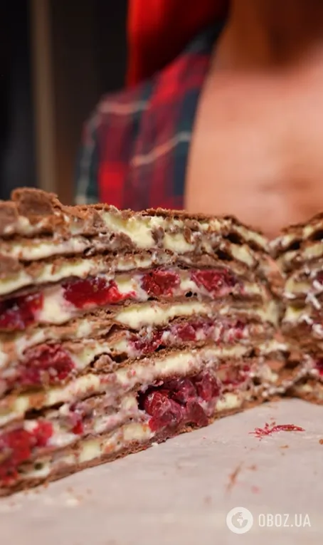 Самый вкусный шоколадный "Наполеон" на праздники: рецептом поделился Владимир Ярославский