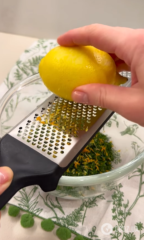 Как вкусно засолить красную рыбу на бутерброды: стоит добавить не только соль