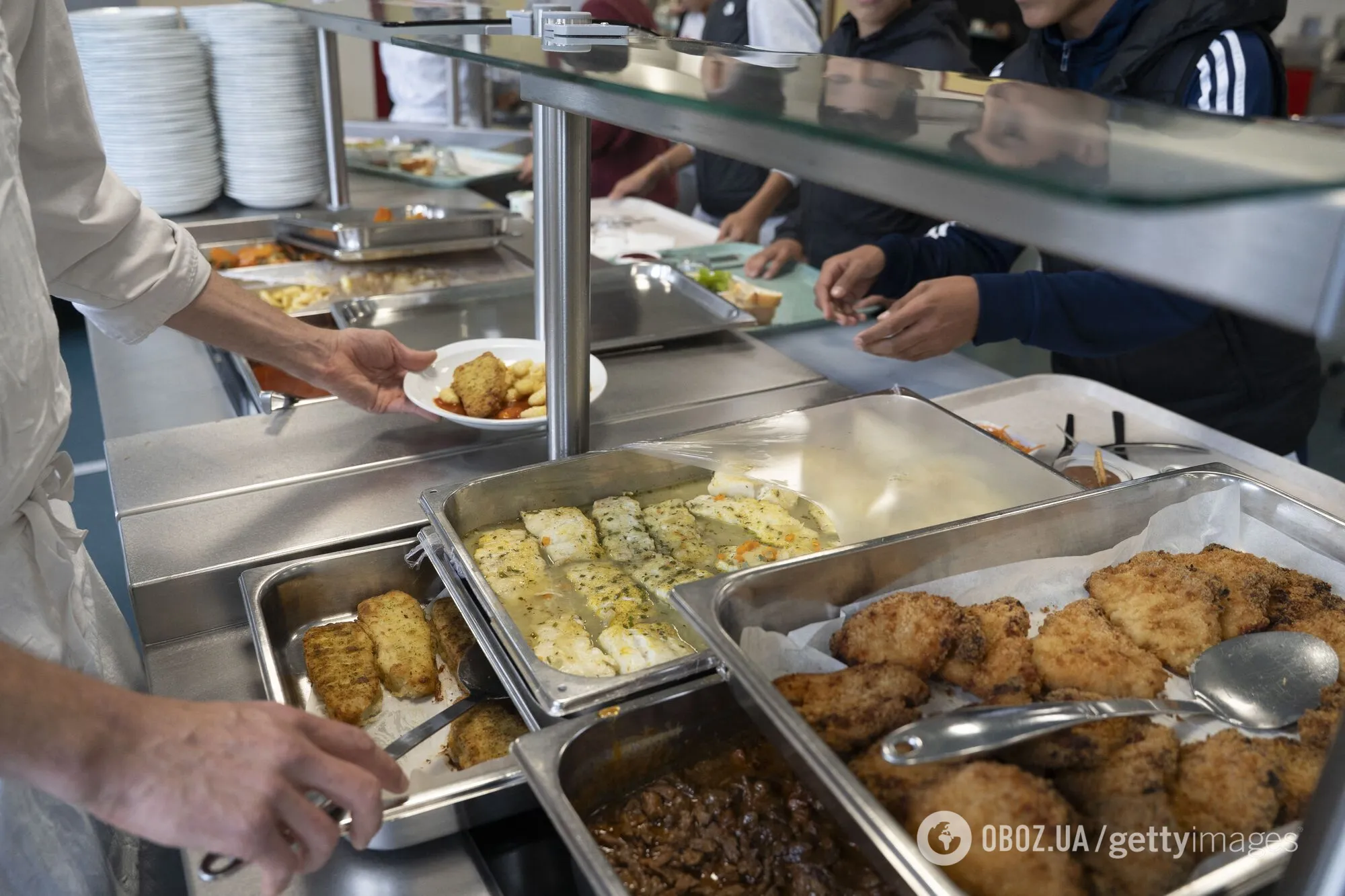 "Зарплати вистачає лише на їжу та оренду житла". Українка – про закриття українських шкіл у Нідерландах, дітей зі зброєю і грант на навчання €10 тисяч