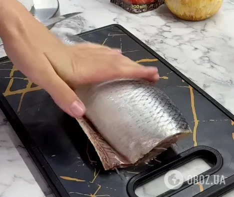 Полезная и очень вкусная закуска из сельди для праздничного стола: готовится 10 минут