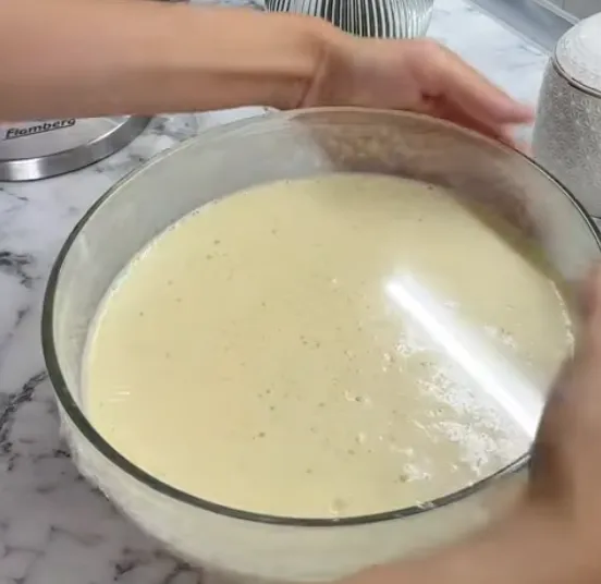 Як приготувати дуже тонкі млинці, які не рватимуться: весь секрет у тісті