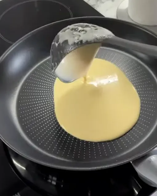 Як приготувати дуже тонкі млинці, які не рватимуться: весь секрет у тісті